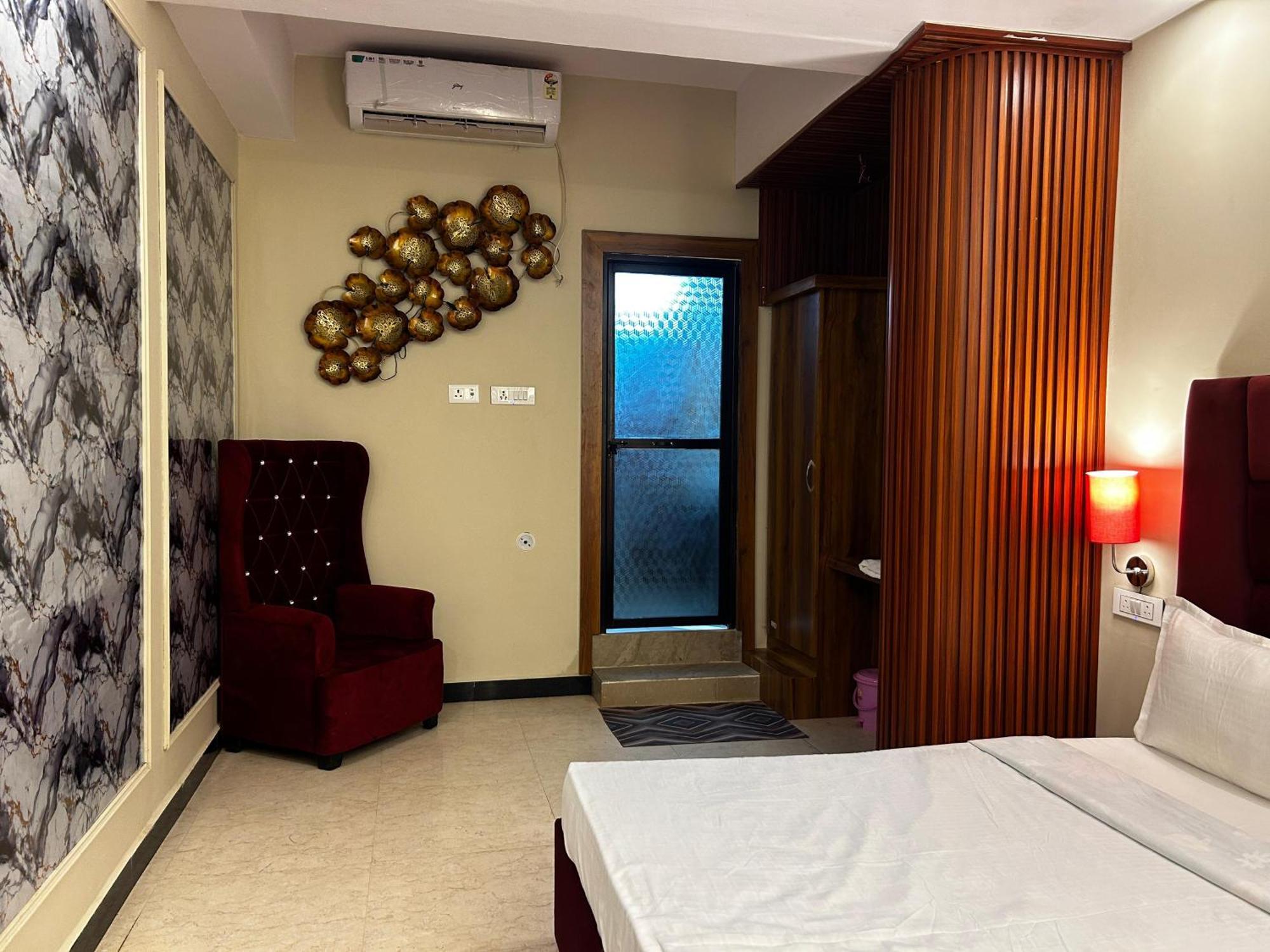 Hotels7Apple Mahoba ภายนอก รูปภาพ