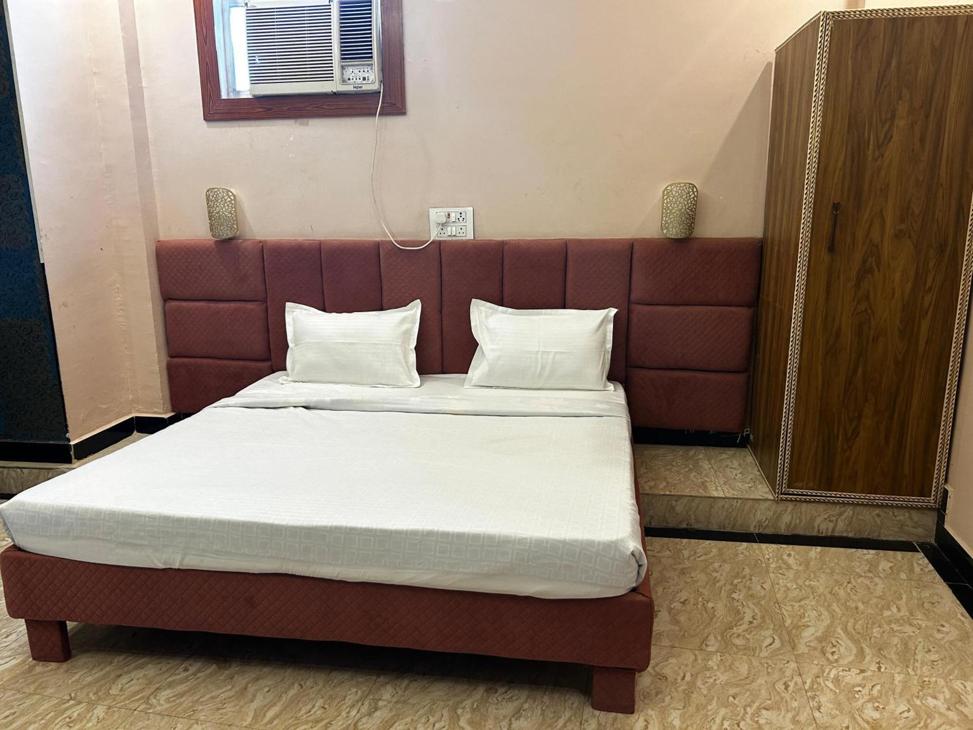 Hotels7Apple Mahoba ภายนอก รูปภาพ